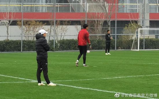 《长津湖之水门桥》稳居日冠，单日票房2674万。