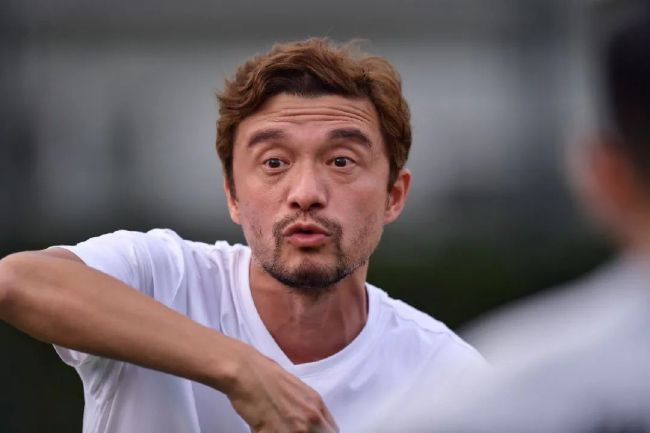 基里安·墨菲与艾米莉·布朗特二搭拍《奥本海默》 2022-05-13 当地时间2022年5月3日，美国洛杉矶，诺兰新片《奥本海默》拍摄现场，主演基里安·墨菲、艾米莉·布朗特现身。