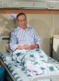 有网友问 泽尻英龙华忘记结婚纪念日 称不与丈夫庆祝 2011-01-20 题女星泽尻英龙华从西班牙回到日本一个多星期来，吸引大批媒体追访。